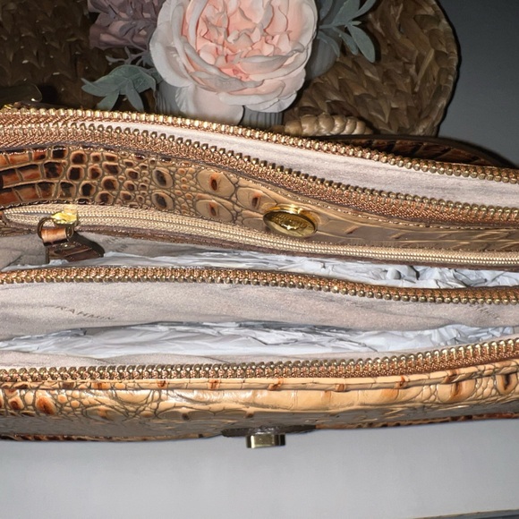 Brahmin Amata - Agate Les Roses Tan Croc-Embossed Shoulder Bag NWOT - Picture 5 of 8